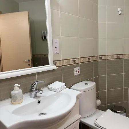 Prime Location - Fig Tree Bay, *