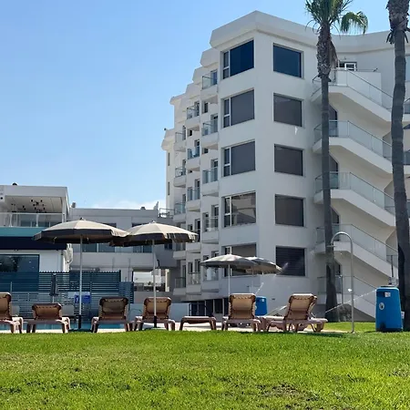 Prime Location - Fig Tree Bay, *
