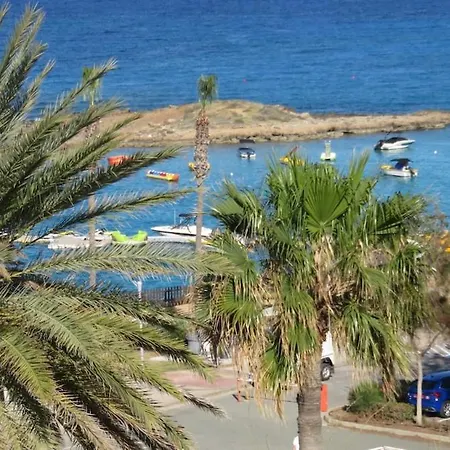 Prime Location - Fig Tree Bay,